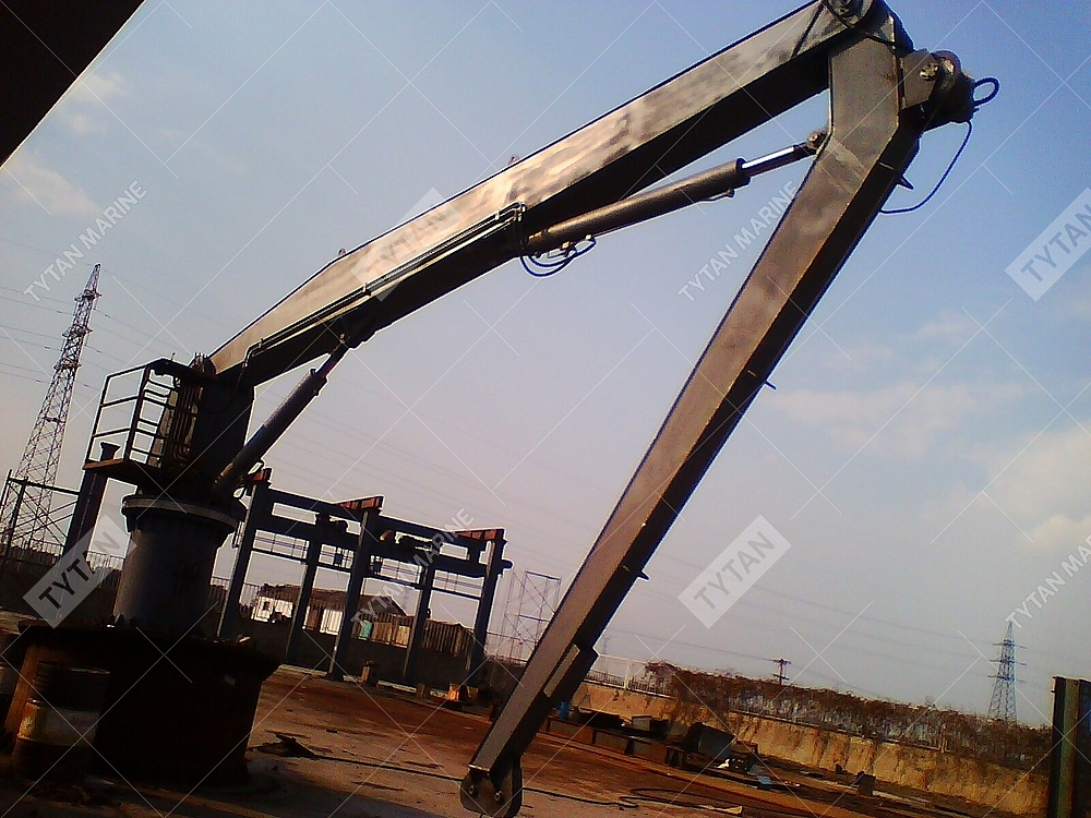Knuckle Boom Crane | Tytan Marine