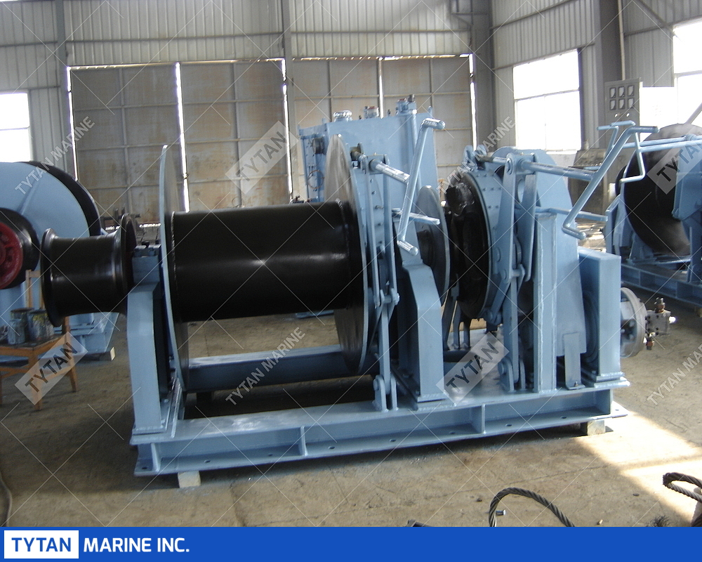 Combined Windlass and Mooring Winch Tytan Marine